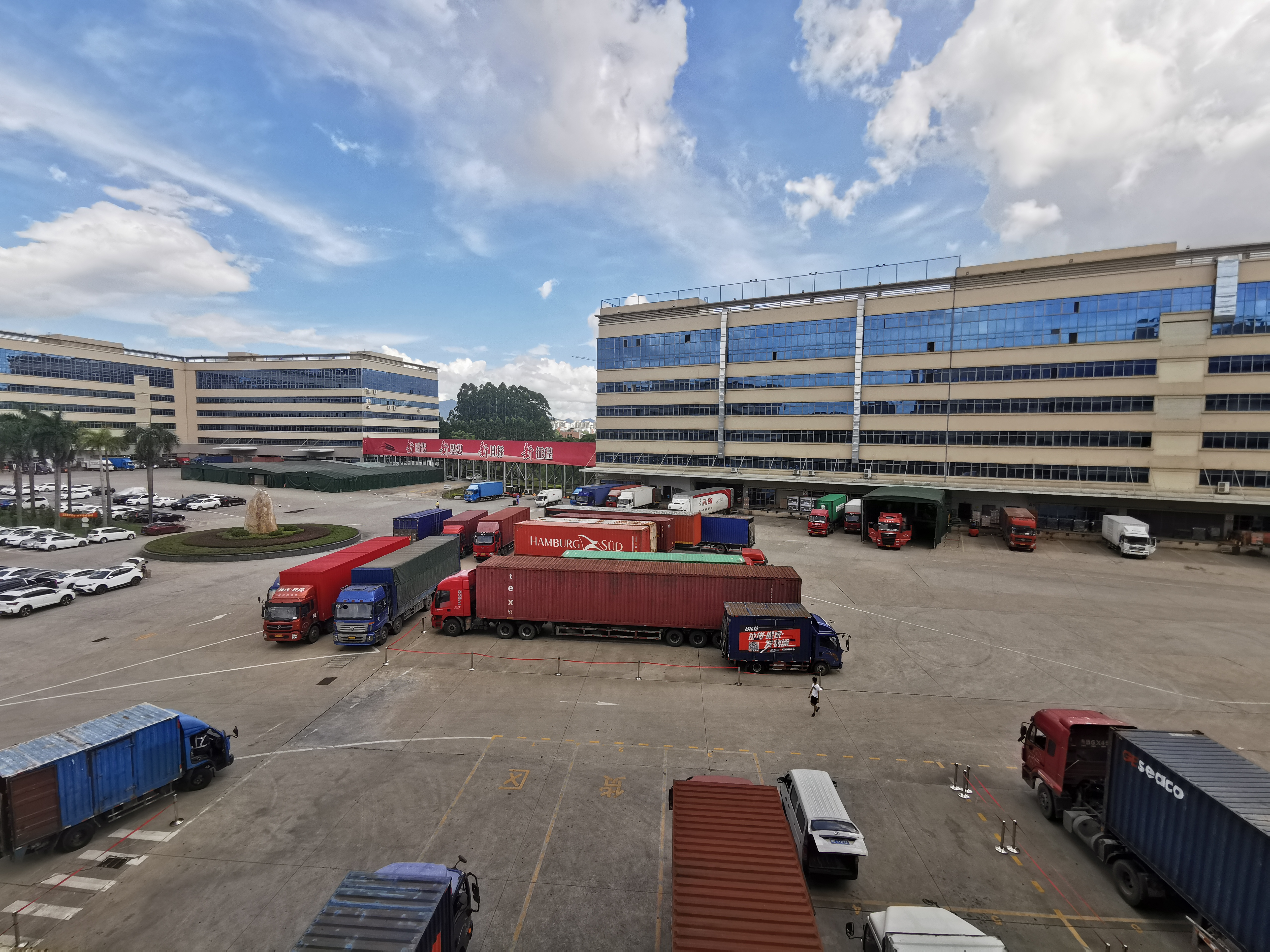 兆驰董事长顾伟的妻子,深圳兆驰集团董事长顾伟