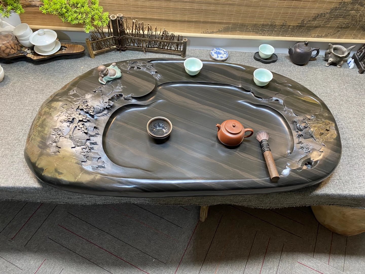 把石头雕刻成刀,把石头雕刻成工艺品