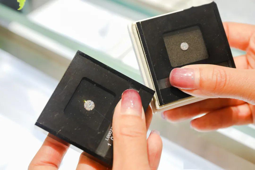 不看血亏！5.9折的克拉钻、买正装送正装的YSL，成都就这儿有