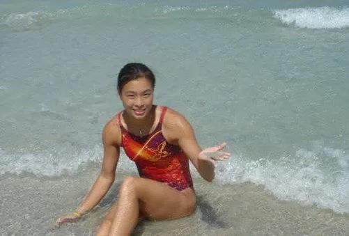 吴敏霞的感情生活也非常幸福,吴敏霞一共结了几次婚