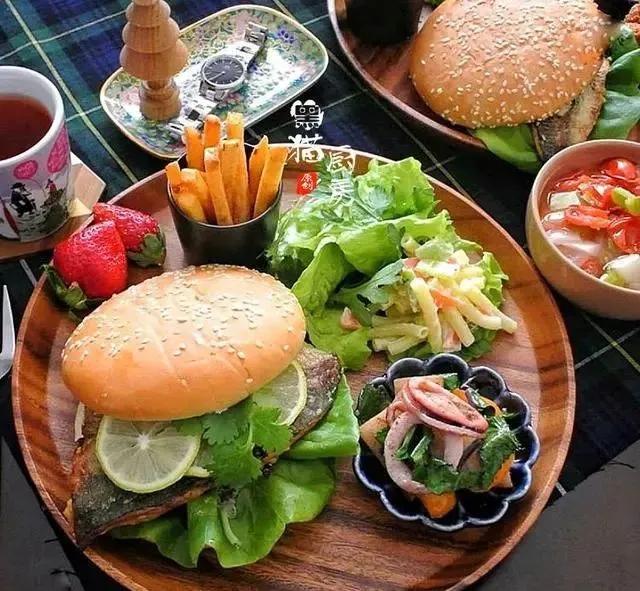 中国妈妈和日本妈妈比赛晒早餐，网友：真羡慕，难怪幸福感满满