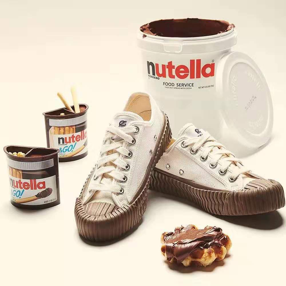 买帆布鞋要买大一号吗,vans和匡威哪双鞋适合入手