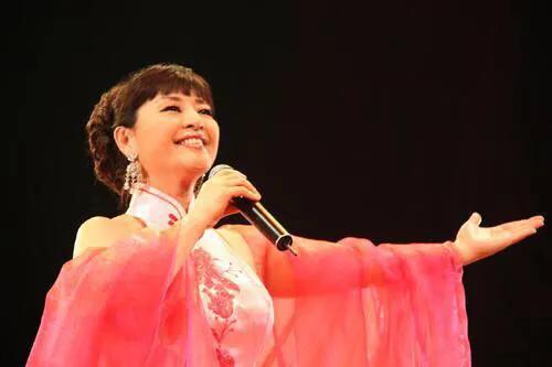 捧抱甩拔在美声唱法中怎么运用,美声唱法的方法和技巧视频