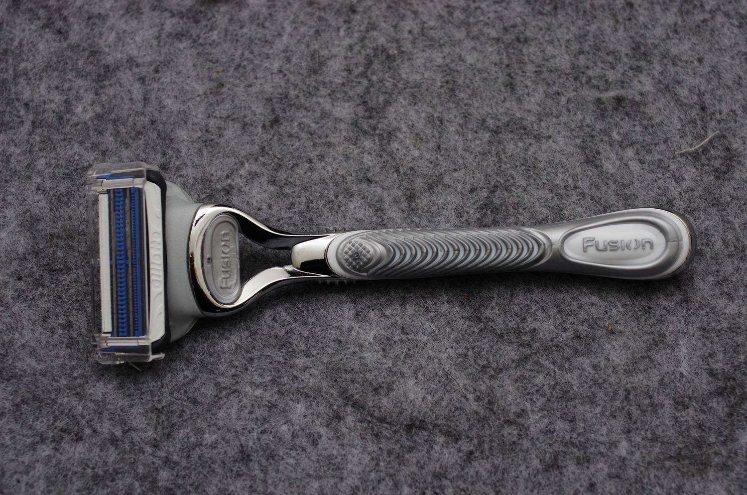 吉列小云刀云感刀片,吉列小云刀刮胡刀好用吗