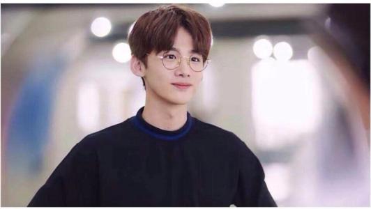 怎样选择适合自己脸型的眼镜,眼镜戴久了脸型变丑整形