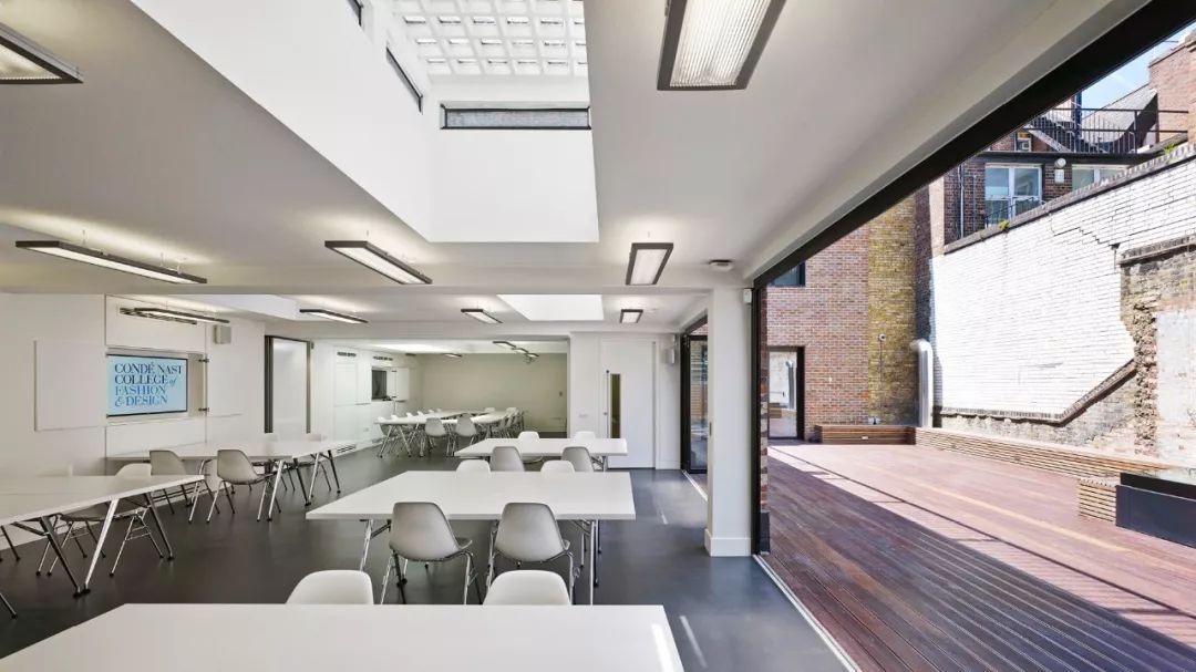 第三等级预科文凭：艺术，设计与媒体,在线