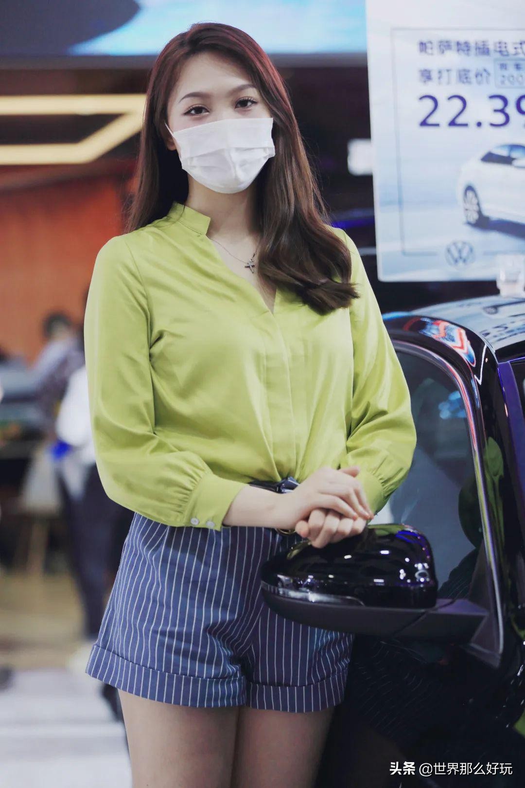 「高清大图」海口车展车模集体戴口罩，难掩身材曲线，呼之欲出