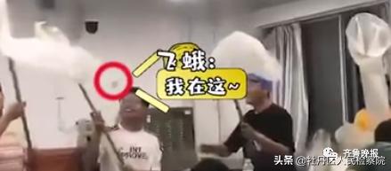 自投罗网！山东一大学学生上课拿网抓飞蛾：那不是蛾子，是飞行的作业