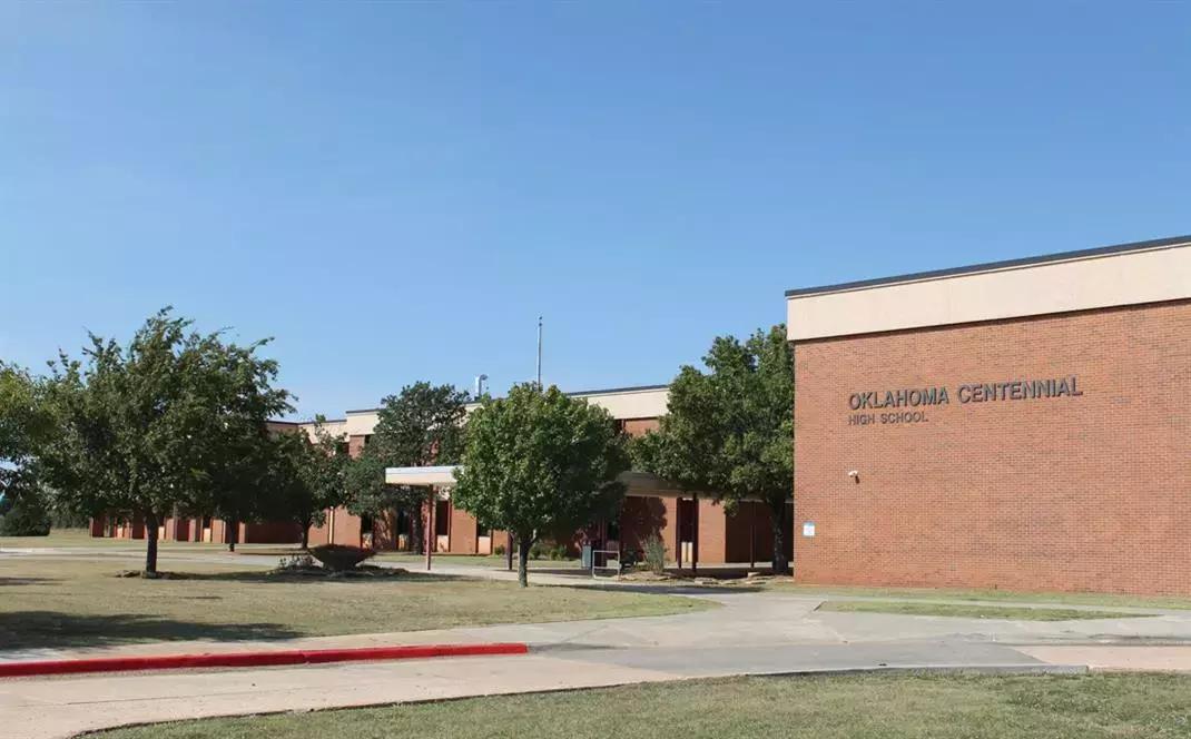 达尔文是谬论……上大学没用……地球是平的，美国人有多反智？