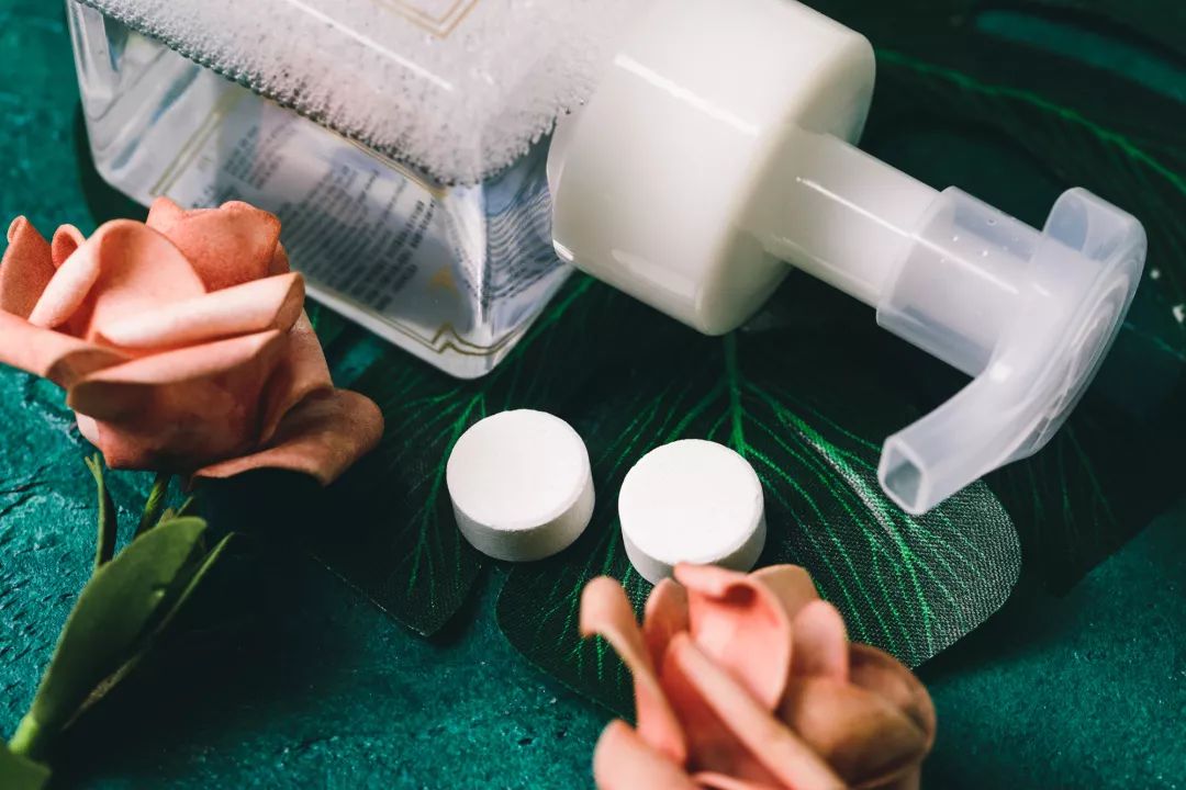 泡腾片洗完还可以用洗衣液吗,为什么泡腾片能用来打扫卫生