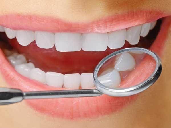 拔牙几天之后就不用担心干槽症了,拔牙之后很疼干槽症