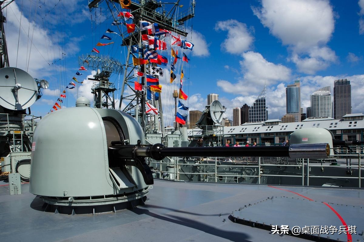 现代军舰主炮和二战军舰对比,主流舰炮口径