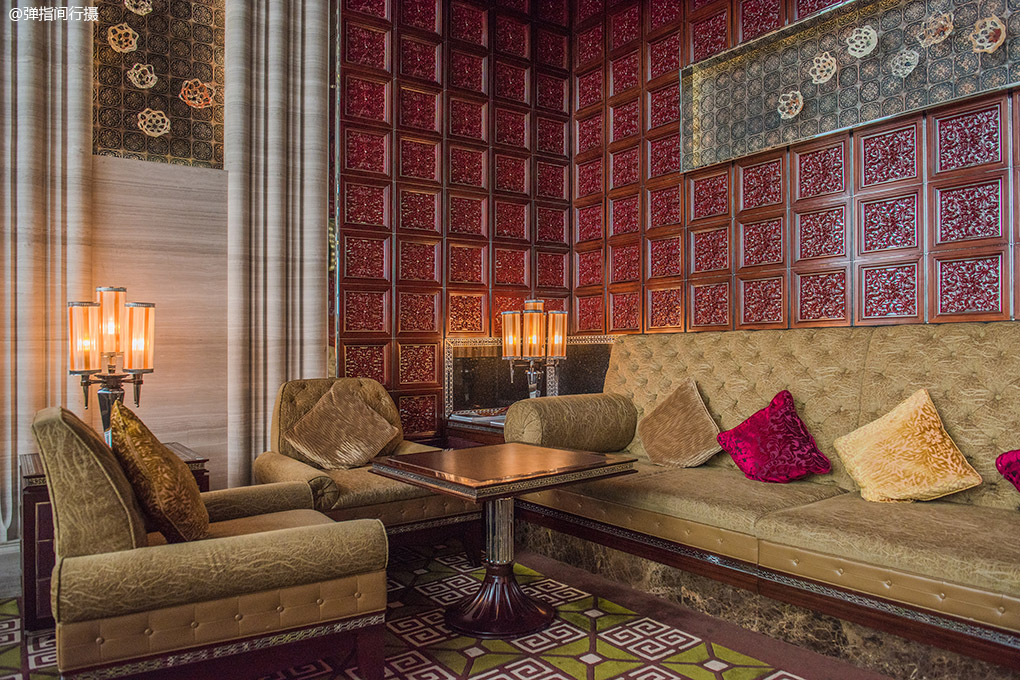 细品光彩琉璃中的东方韵味，澳门旅居的奢雅华贵尽汇于此