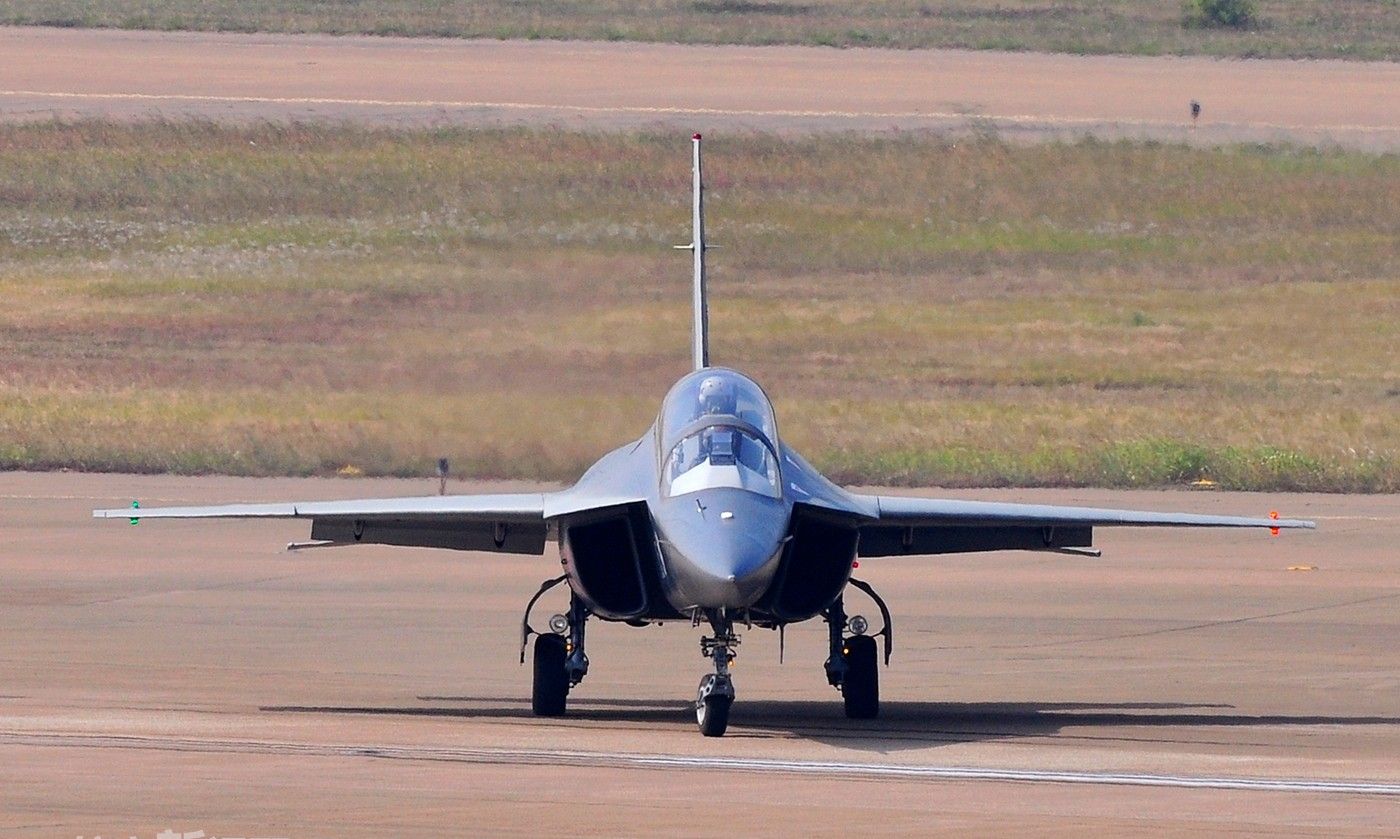 l-15教练机是哪里生产的,l-15战机