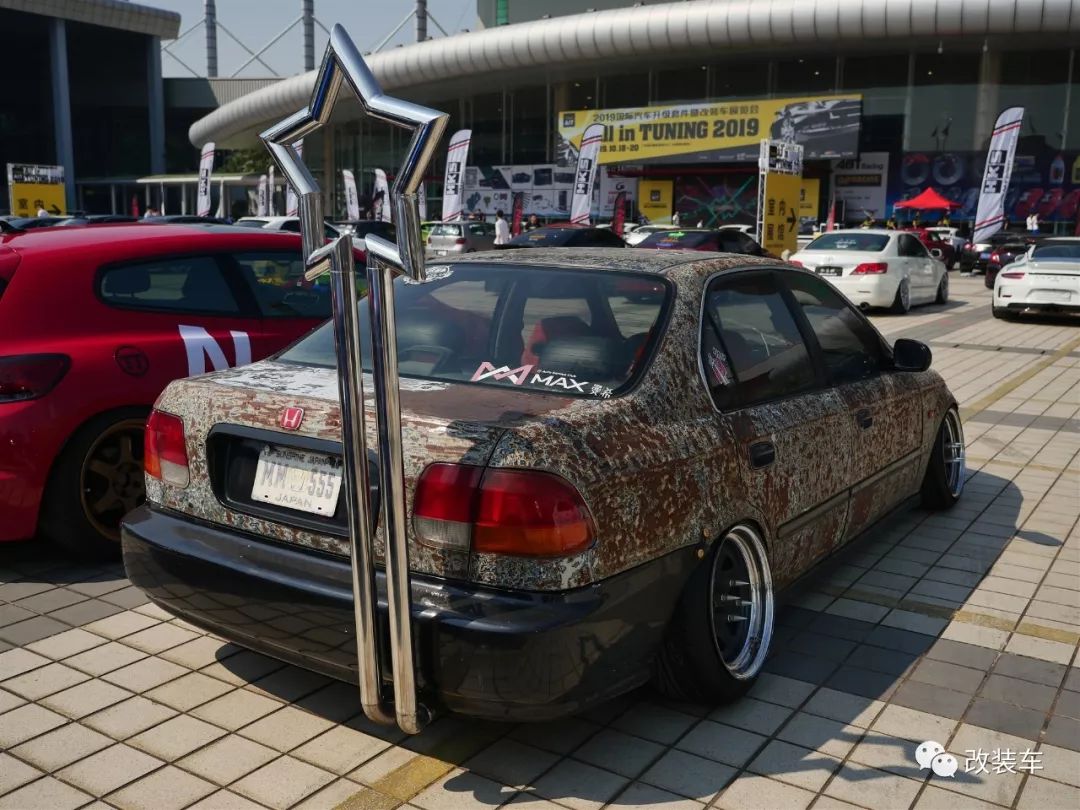 改装车聚会,改装车齐聚车展