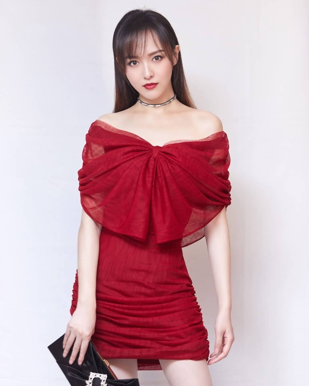 唐嫣穿蝴蝶结一字肩,唐嫣身穿蝴蝶结粉色礼裙惊艳全场