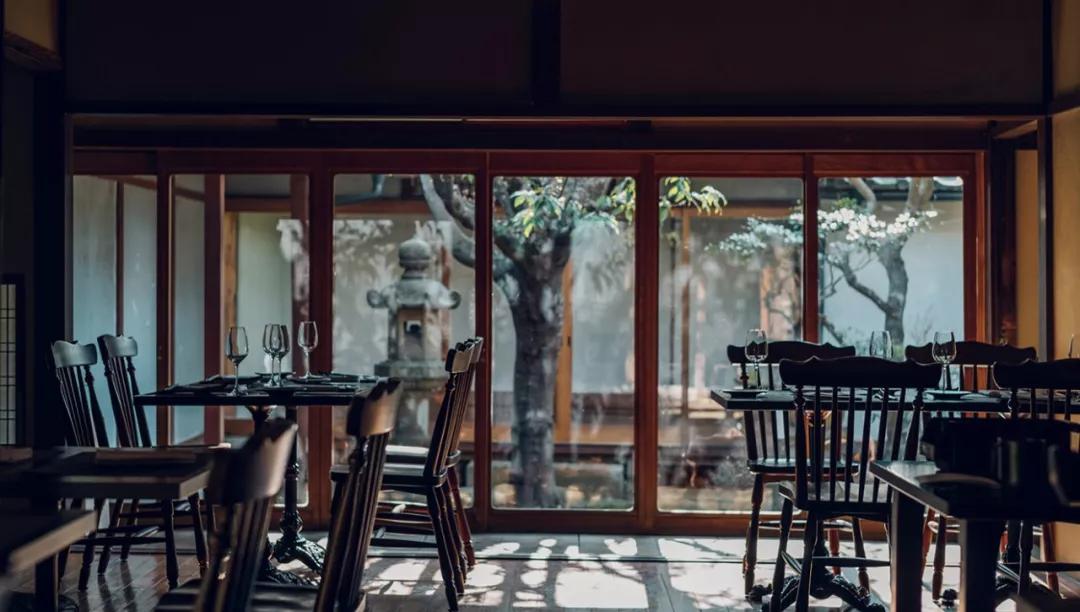 为英伦女神而生，20万日元一把的“樱和伞”，发售一小时就被抢光