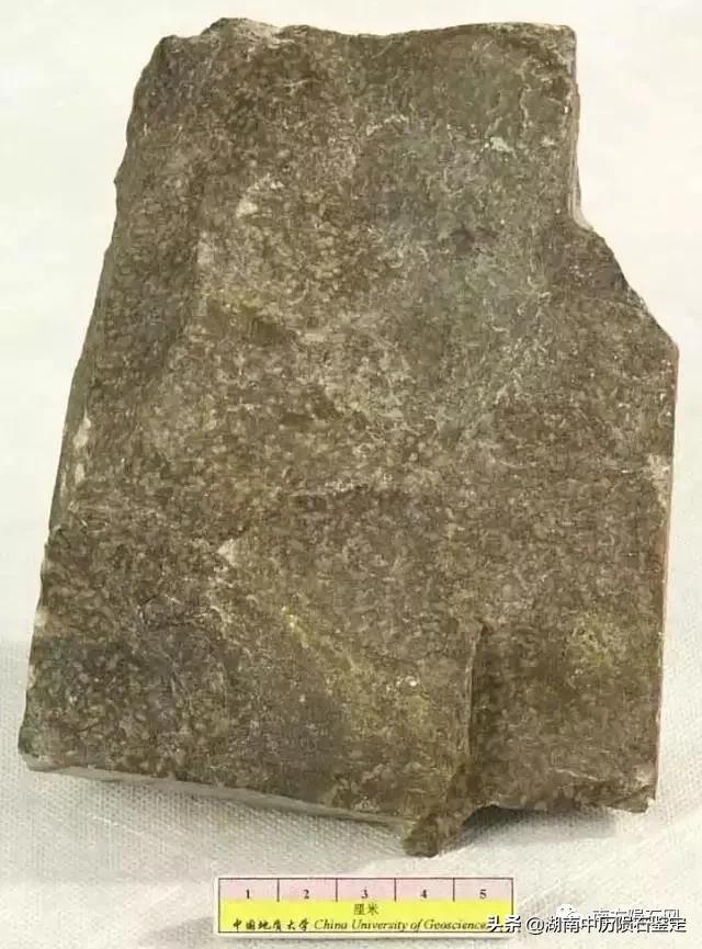 月球陨石与地球矿石的区别,月球陨石和矿石有什么区别