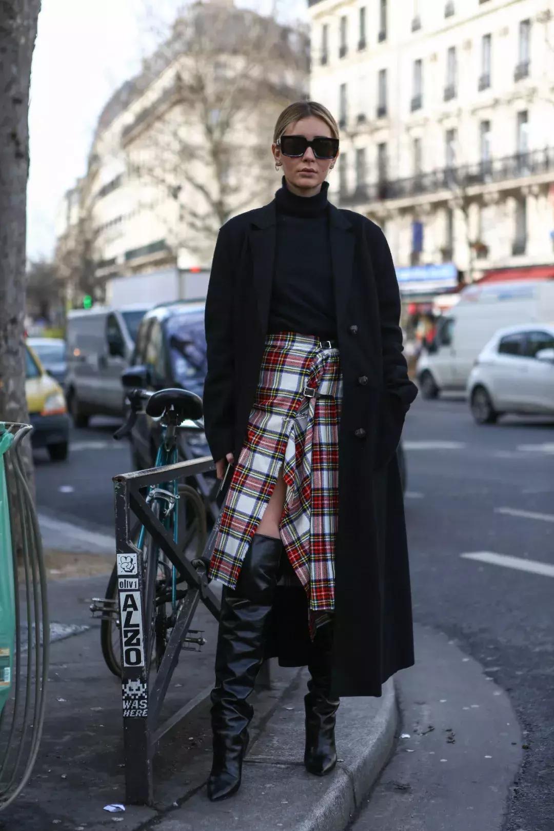 男士黑色羽绒服配什么打底衫,黑羽绒服大衣配什么打底衫