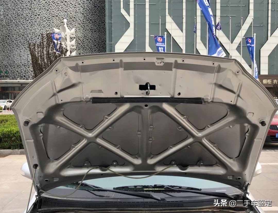 花冠车门上的三角板怎么拆,花冠车门内饰板怎么拆视频