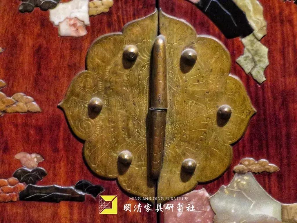 明清家具展厅灯光设计,明清家具铜蝙蝠配饰