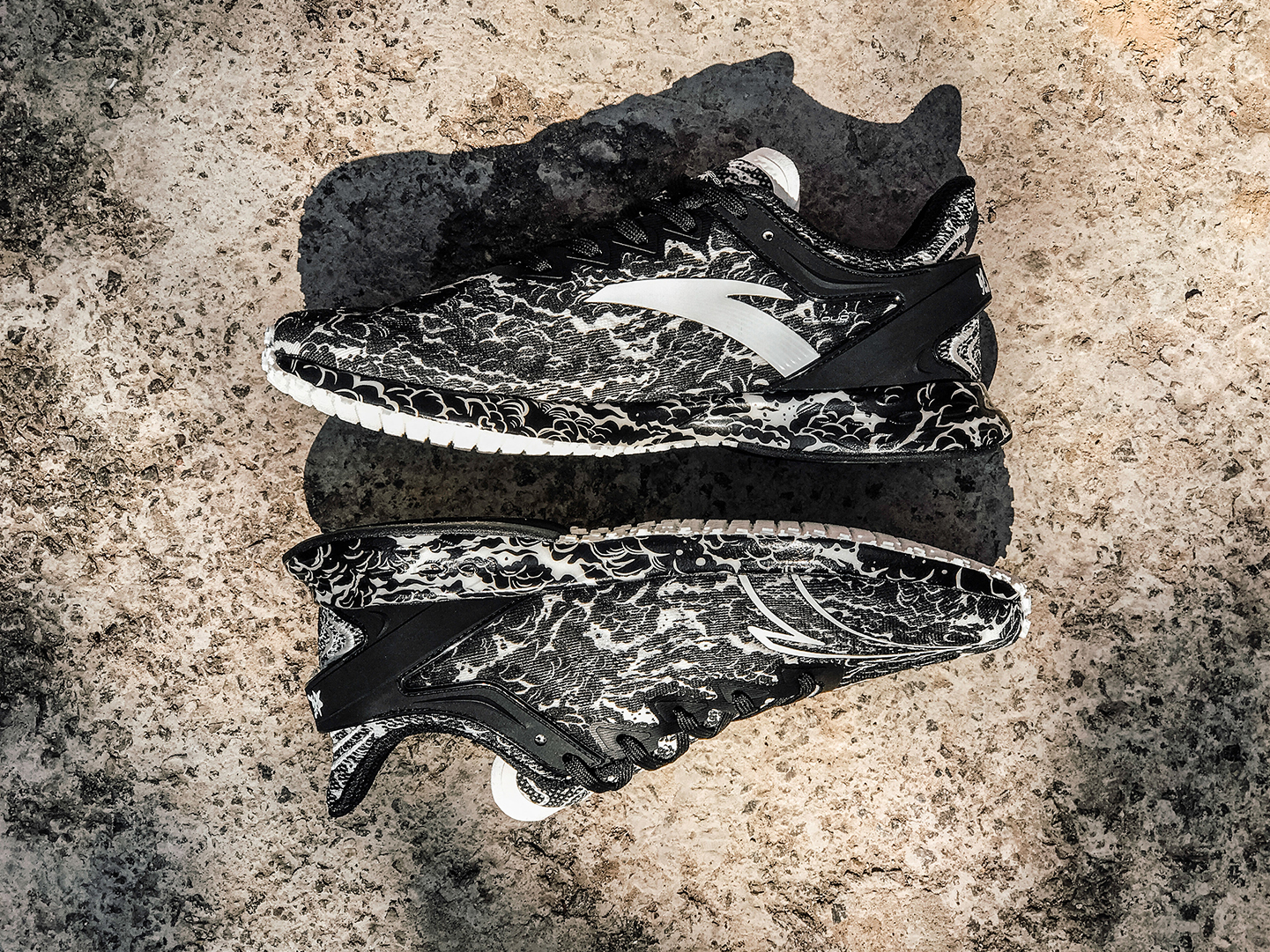 安踏新跑鞋爆料c202,安踏跑步系列全掌气垫低帮跑鞋