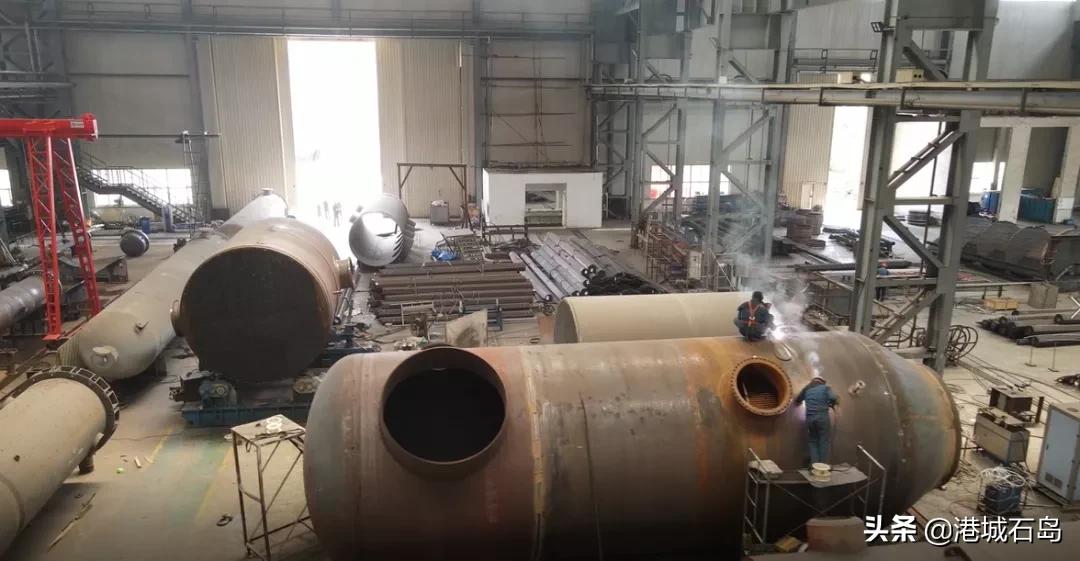 向坚守岗位的一线工人致敬,向坚守在户外的劳动者致敬