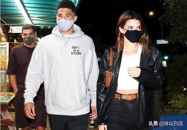 詹娜对布克最近表现,布克被虐惨了