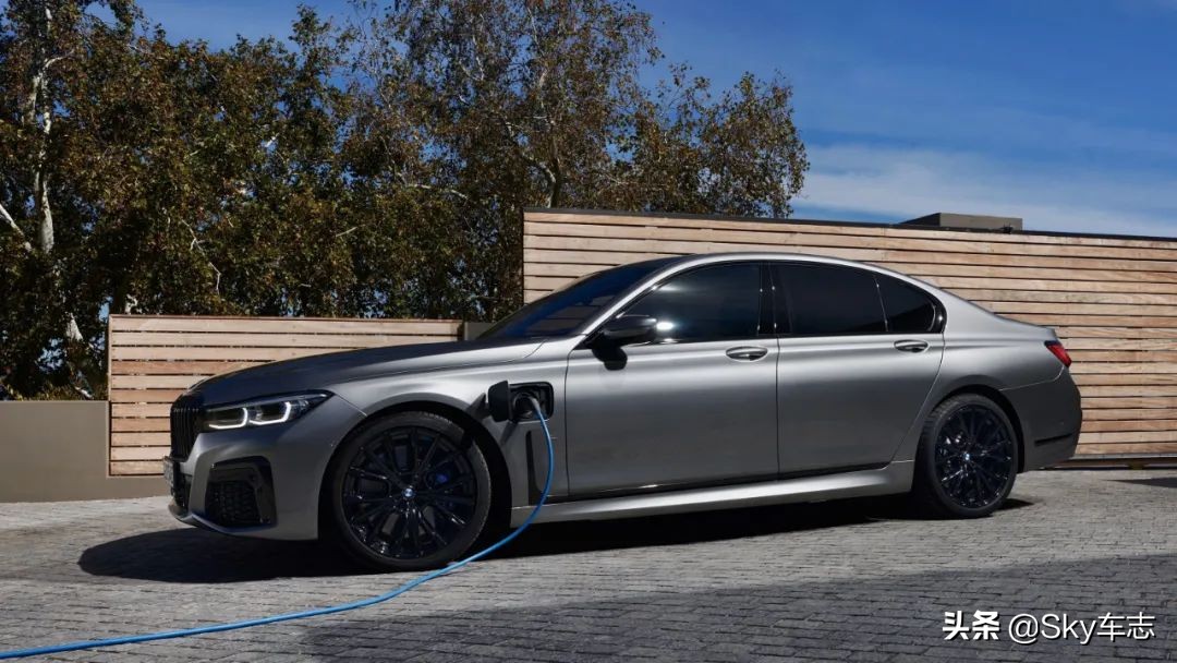 18款宝马互联驾驶服务有什么功能,宝马云端互联和mybmw有什么区别