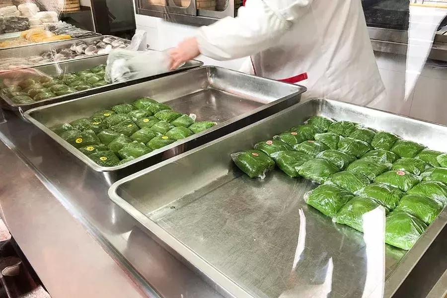 这两家朴实的青团，秒掉了市面上各种作妖对手...