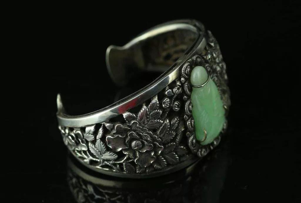 翡翠镶嵌925好还是18k金好呢,翡翠镶嵌925银好还是18k金好