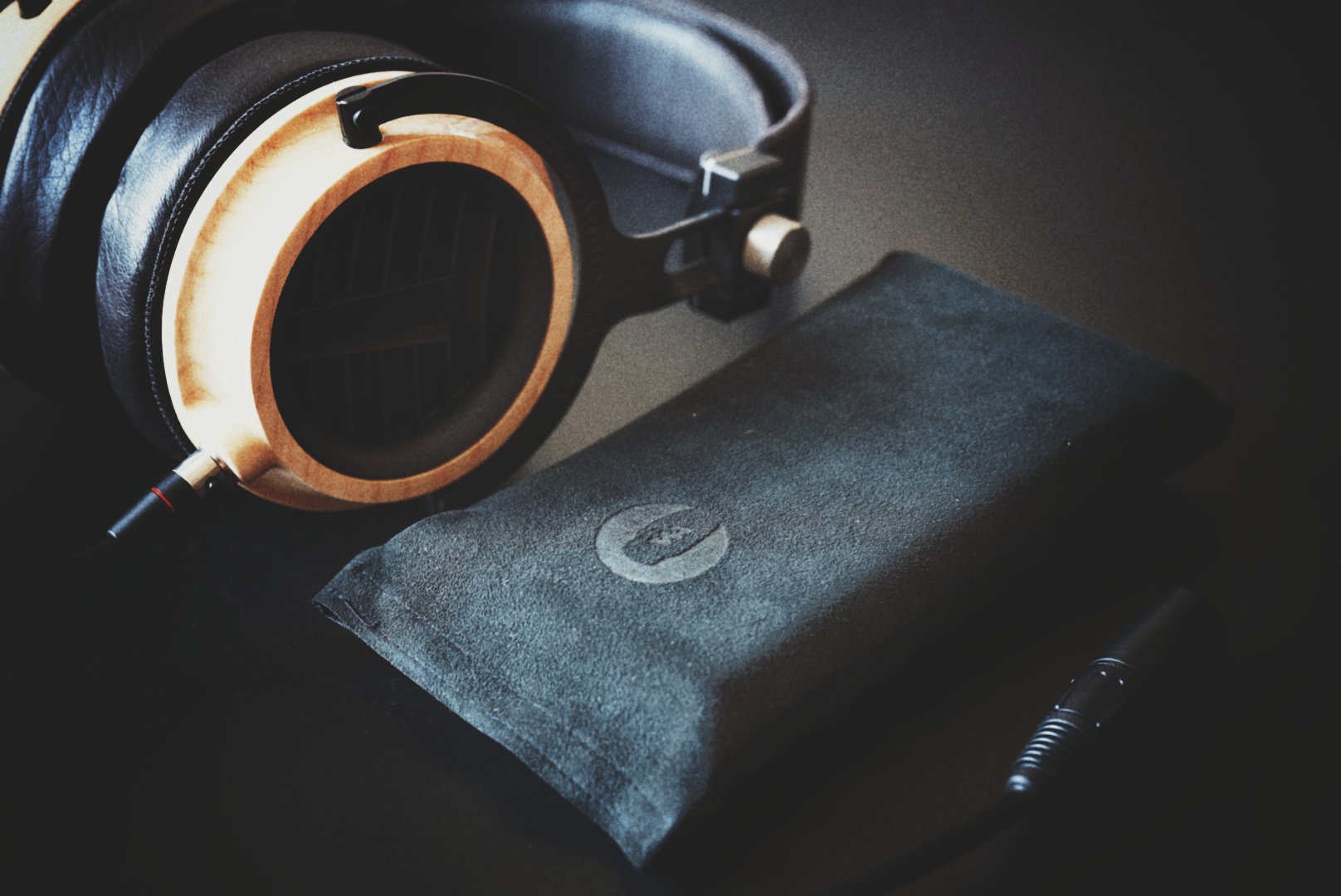 让耳旁,洋溢幸福!售价3W块的苏俄Kennerton参考级平板耳机Thror