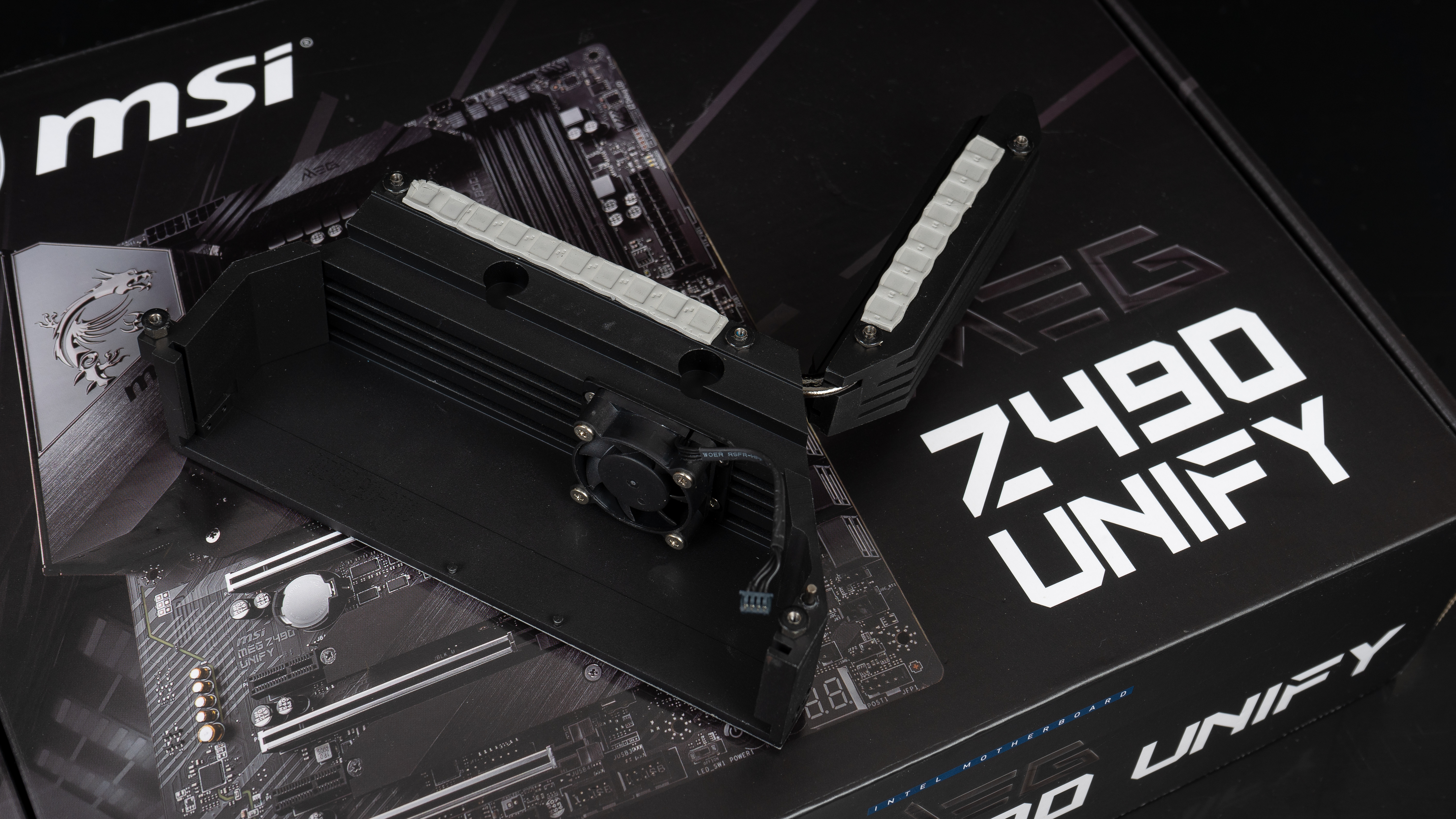 i9-10900k对比i710700k,i9-10900k有苹果处理器强吗