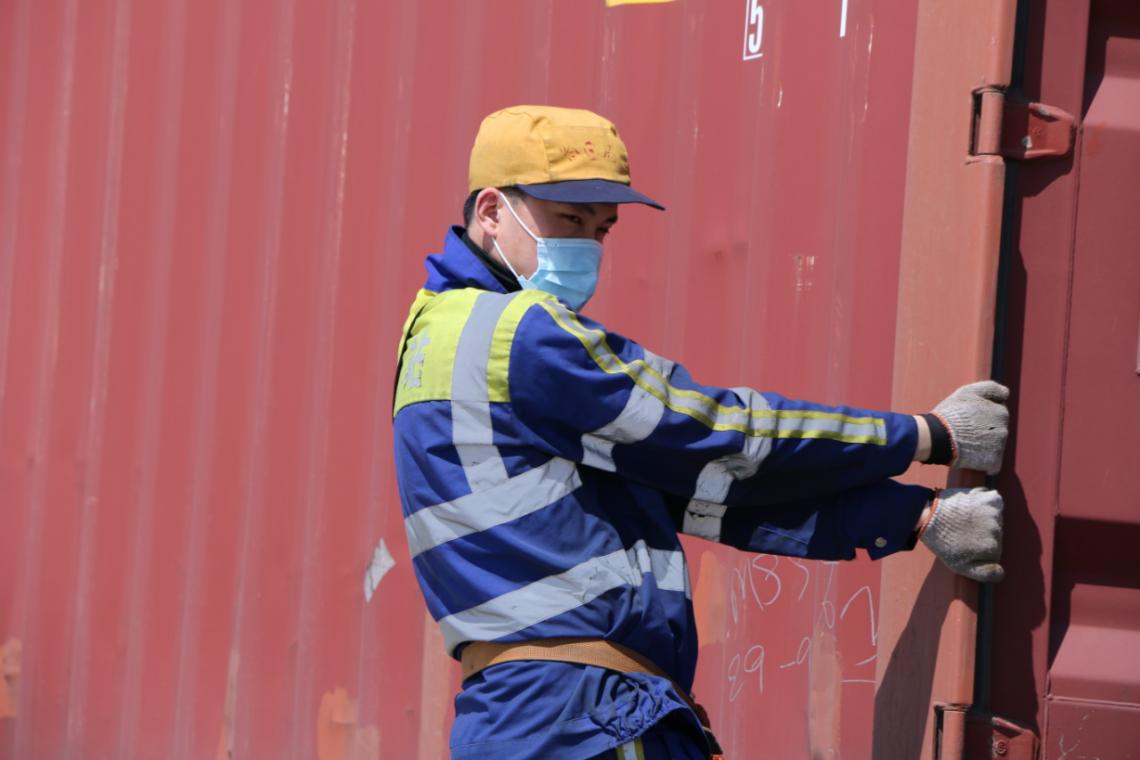 中国交通新闻｜国门下的青年调车组：平凡岗位上践行初心