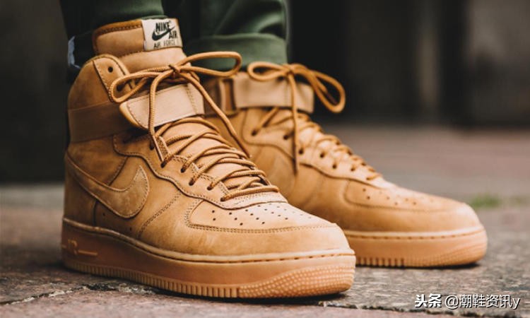 耐克球鞋大秀小麦肌,真的不要太低调