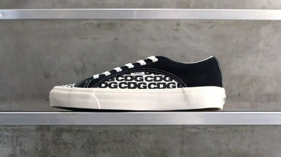vanscdg联名两款对比,vans近期丑酷联名