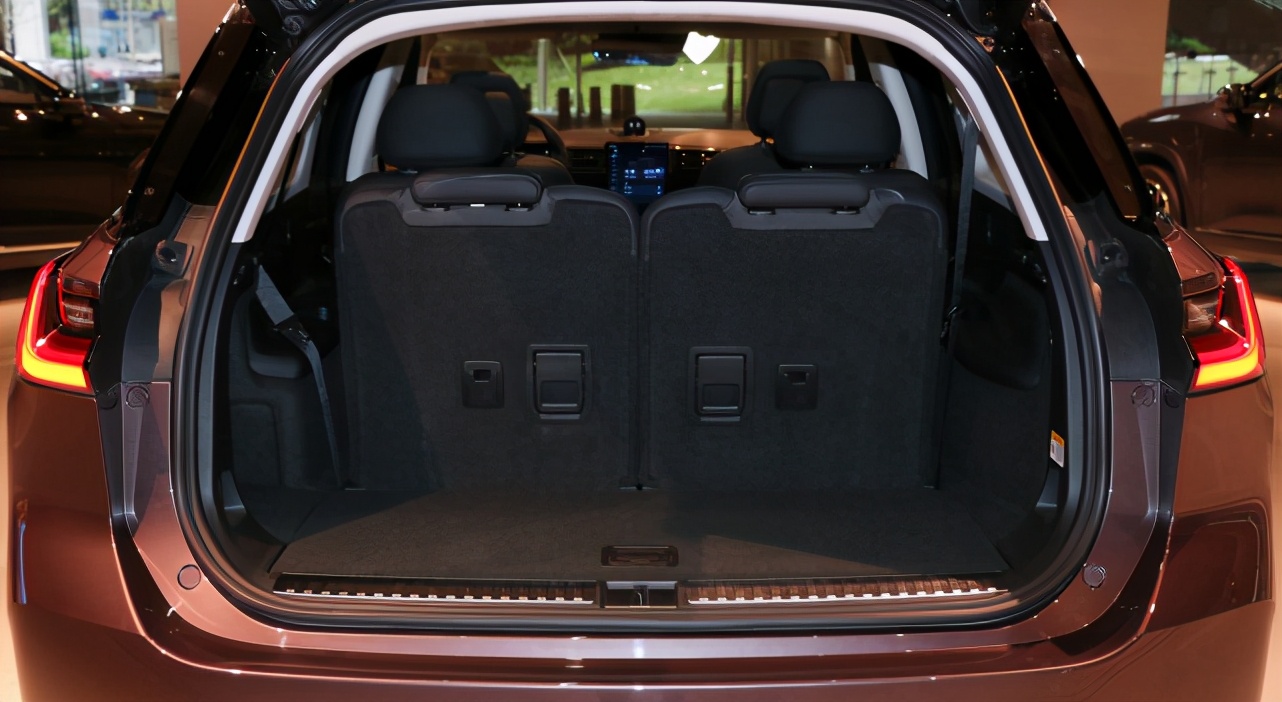 蔚来车主提车,蔚来全新es8车主真实感受