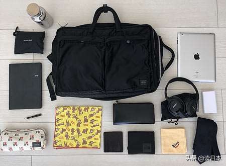 日本人的背包后面到底有什么,日本人背包都放什么
