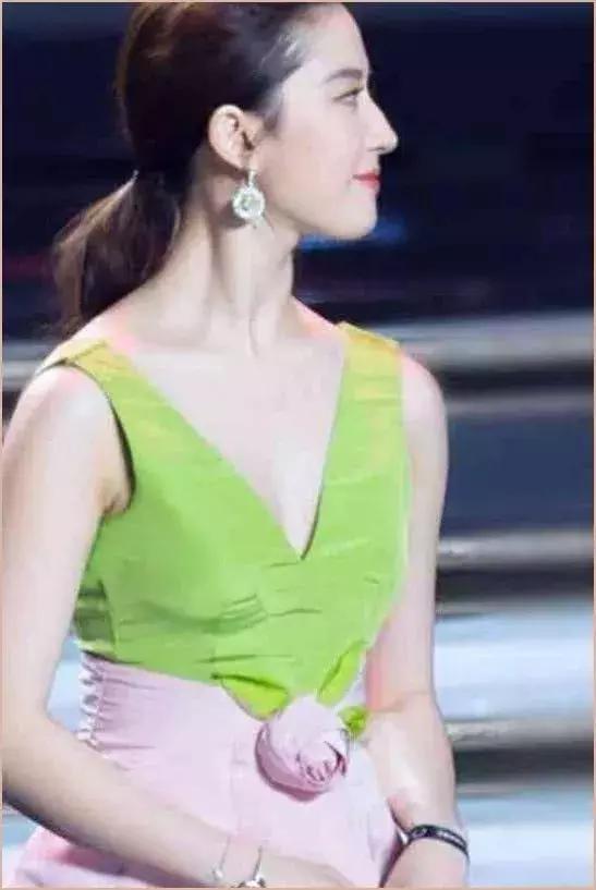 肖战李圣经同屏,李圣经肖战