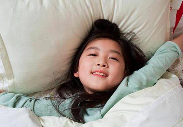 女儿出现夹脚走路,女儿九岁了还有些夹脚怎么办