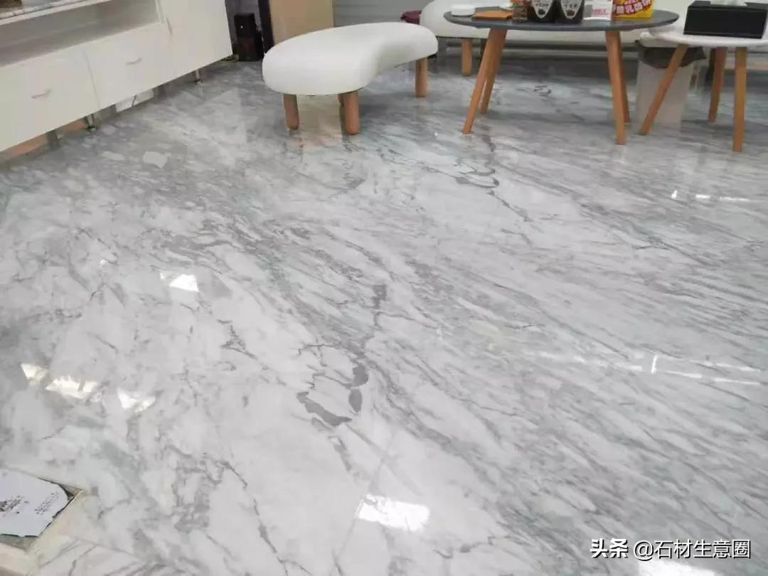 岩板选择卡拉拉塔白还是鱼肚白,卡拉拉白通体大理石