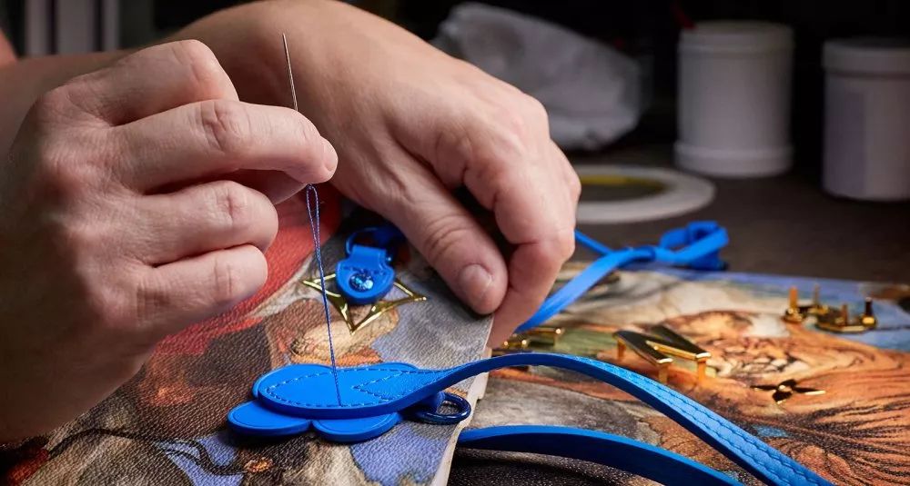 一只兔子卖了多少钱,一只兔子卖一块钱一年赚四百万