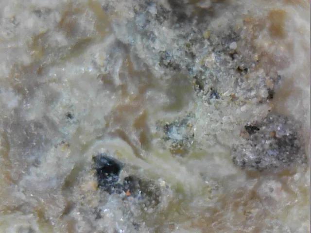 斜长石角砾岩无球粒陨石,月球混合碎硝角砾陨石