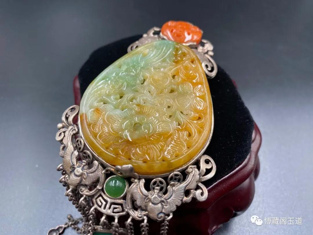 翡翠是珠宝玉石中的贵族,翡翠世界公认珠宝