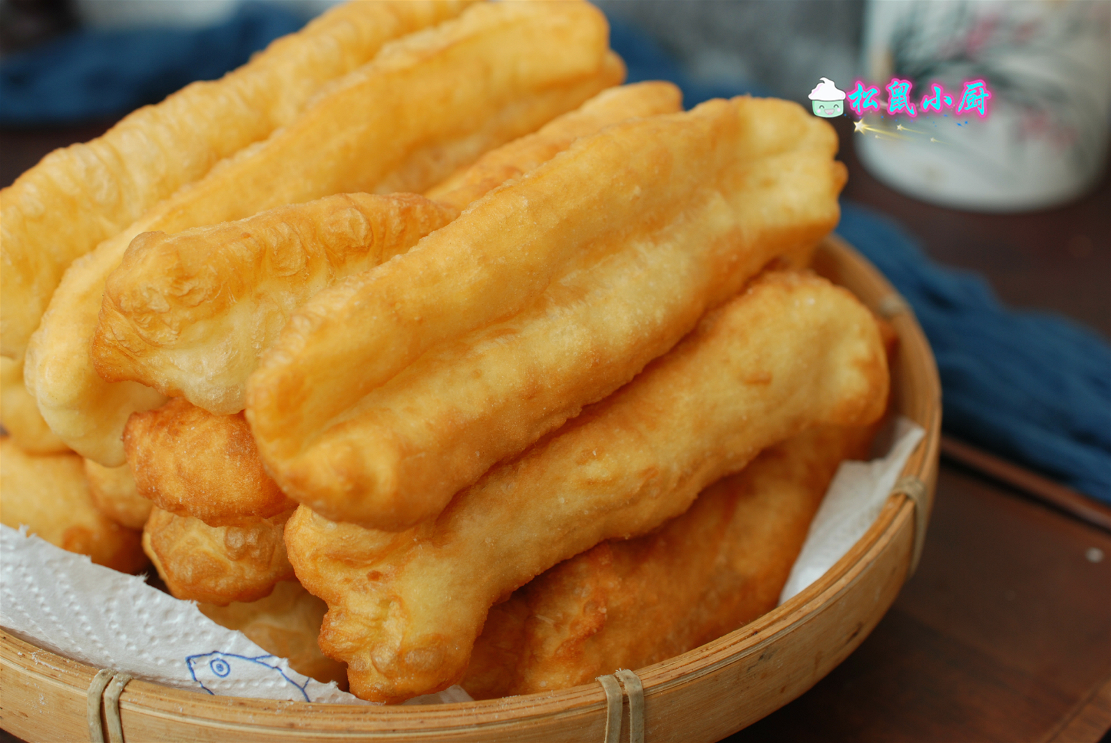 油条蓬松酥脆大妈教你做放心油条,早餐店大油条酥脆配方