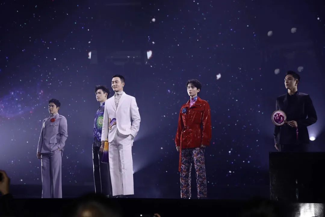 dior杨颖星空裙,dior星空大秀