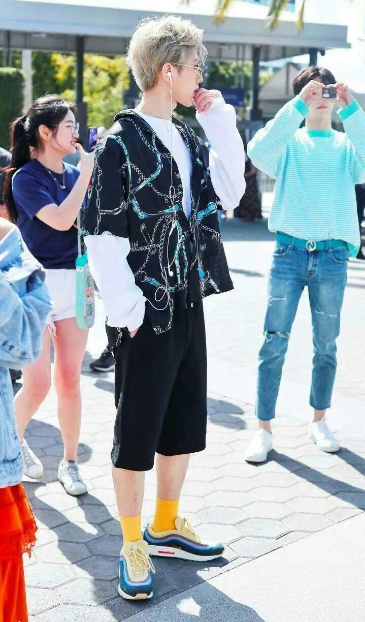 蔡徐坤同款潮鞋合集,蔡徐坤lisa虞书欣一起参加的综艺