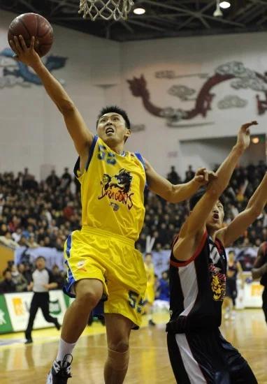 cba历史上打出60+三双的球员,cba历史上有哪些球员单场盖帽上双