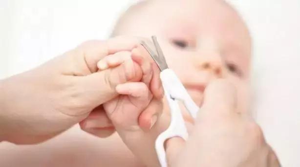 宝宝指甲月牙少有白点怎么回事,宝宝指甲出现空甲现象怎么办