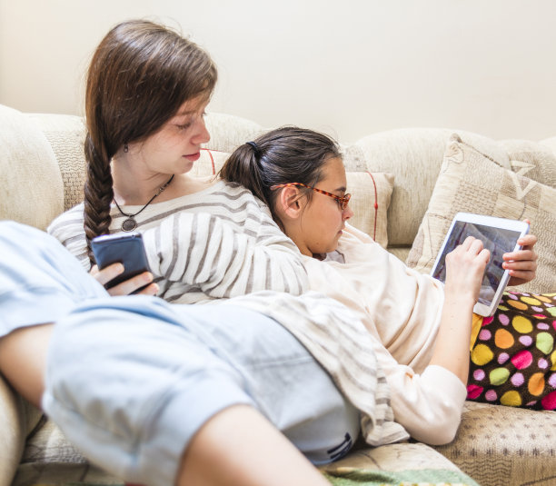 孩子玩游戏上瘾不上学怎么办,孩子玩手机上瘾不上学了怎么办